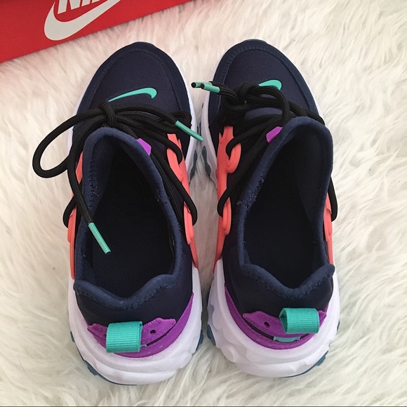 Nike React Presto Women’s Sneakers - Picture 5 of 6